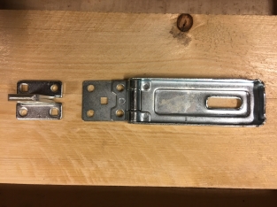 Sargklappe, verzinkt 100-35 mm, mit Verriegelungsbolzen